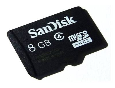 SanDisk 8GB microSD Hafıza Kartı - Adaptörlü